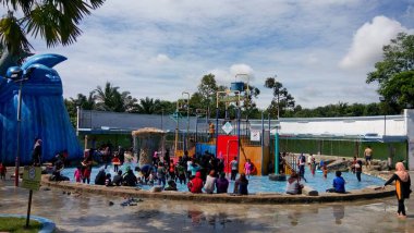 Air Panas Jasin, Melaka, Malezya 'da turizm ve su parkı eğlencesi