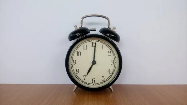 Reloj Despertador Vintage Aislado Escritorio — Foto de Stock