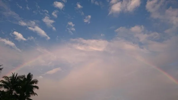 Vista Dell Arcobaleno Sul Cielo — Foto Stock