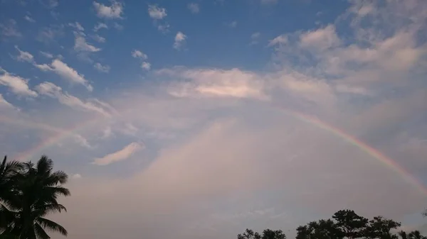 Vista Del Arco Iris Sobre Cielo —  Fotos de Stock