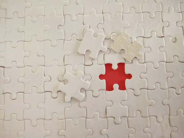 Puzzle Pièces Sur Fond Rouge — Photo