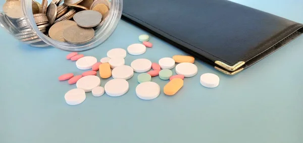 Variety Pills Coins Table — Stock Photo, Image