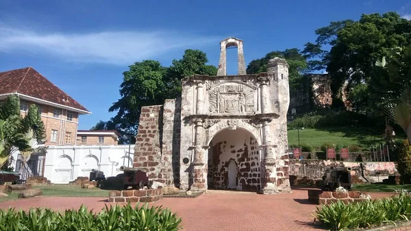 Vista Porta Santiago Restos Fortaleza Portuguesa Famosa Malaca Construída 1511 — Fotografia de Stock