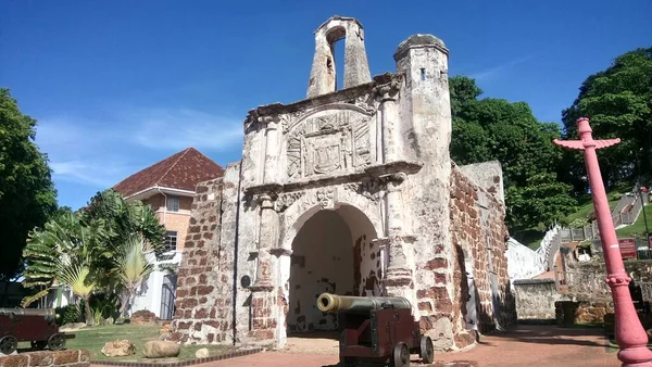 Vista Porta Santiago Restos Fortaleza Portuguesa Famosa Malaca Construída 1511 — Fotografia de Stock