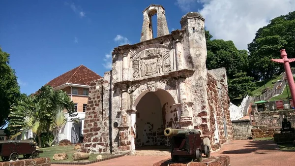 Utsikt Över Porta Santiago Resterna Portugisiska Famosa Fästning Malacca Byggd — Stockfoto