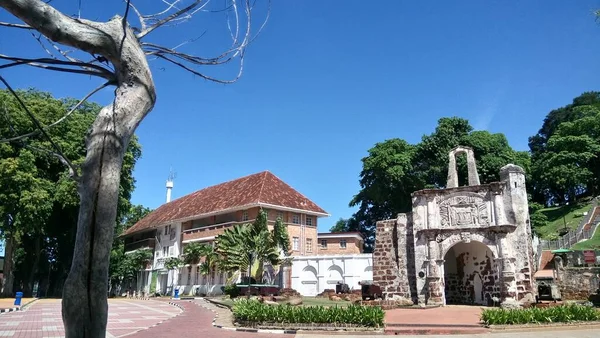 Vista Porta Santiago Restos Fortaleza Portuguesa Famosa Malaca Construída 1511 — Fotografia de Stock