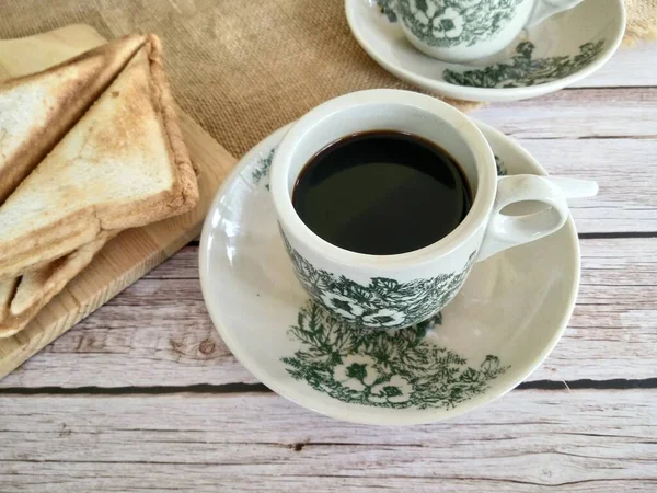 Hagyományos Keleti Kínai Kopitiam Stílusú Fekete Kávé Vintage Bögre Kávébabbal — Stock Fotó