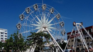 Melaka City, Malezya 'da Korsan Parkı mavi gökyüzüne karşı 