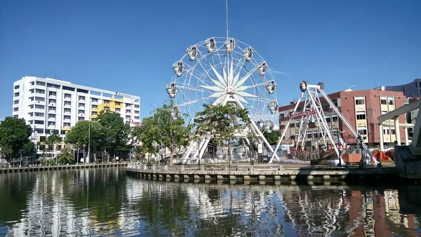 Pirate Park Contra Cielo Azul Ciudad Melaka Malasia — Foto de Stock