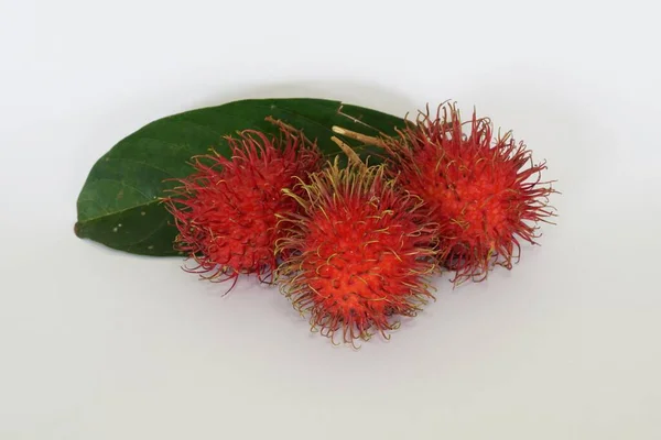 Rambutan Fruits Isolés Sur Fond Blanc — Photo