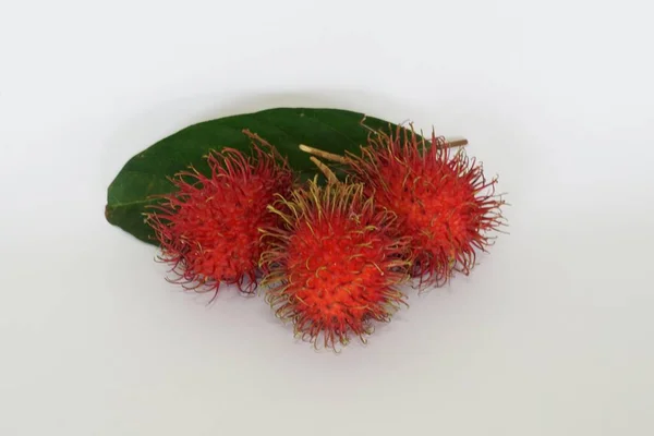 Frutti Rambutan Isolati Fondo Bianco — Foto Stock