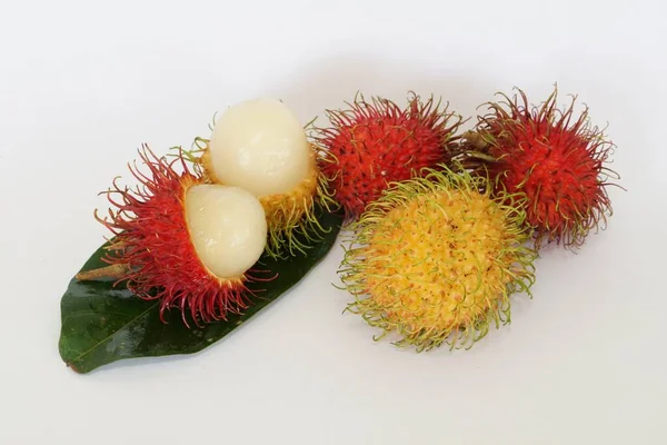 Rambutan Fruits Isolés Sur Fond Blanc — Photo