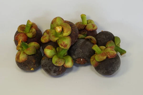 Mangosteen Frugter Isoleret Hvid Baggrund - Stock-foto