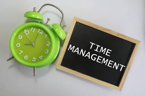 Ceas Alarmă Verde Text Managementul Timpului — Fotografie, imagine de stoc