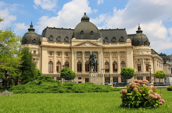 Die Zentrale Universitätsbibliothek Befindet Sich Zentrum Von Bukarest Auf Der — Stockfoto