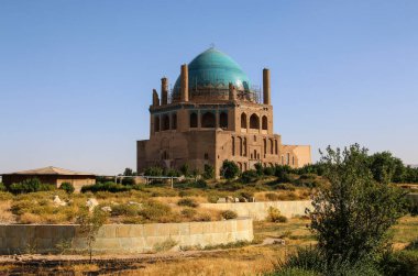 Soltaniyeh Kubbesi, İran 'ın Zanjan kenti yakınlarında antik bir mozoledir. UNESCO Dünya Mirası Alanı.
