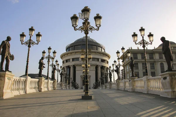 Die Kunstbrücke Über Den Fluss Vardar Skopje Republik Nordmakedonien — Stockfoto