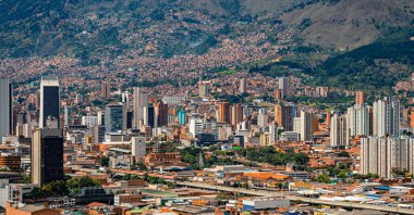 Aburra Vadisi, Antioquia, Kolombiya 'daki Medellin Şehri Panoramisi