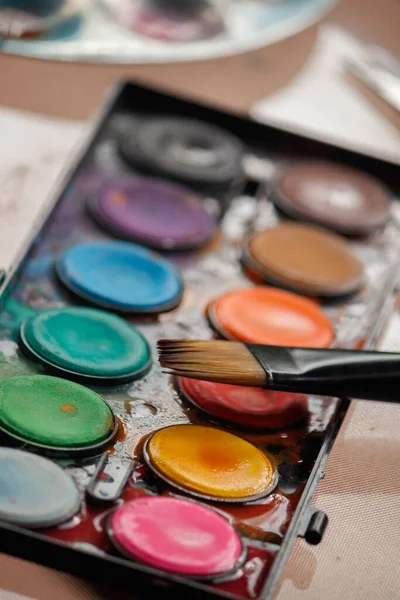 Creating Art Using Colorful Watercolor Paints — Stock Photo, Image