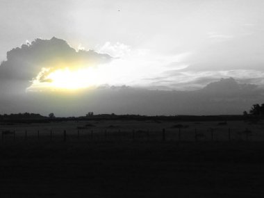 Kırsal bölgede yaz günbatımı