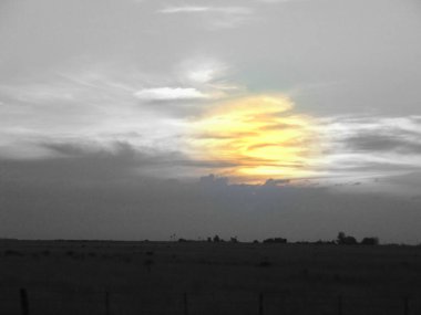 Kırsal bölgede yaz günbatımı