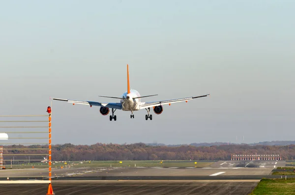 Дссельдин Германия Ноября 2018 Года Airbus A320 Компании Easy Jet — стоковое фото