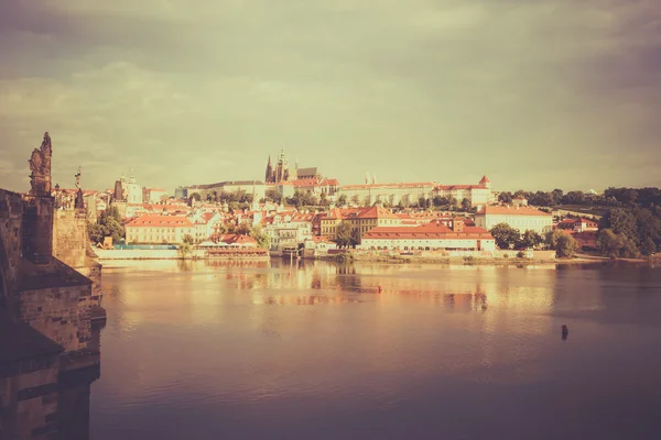 Image de style vintage du paysage urbain de Prague — Photo