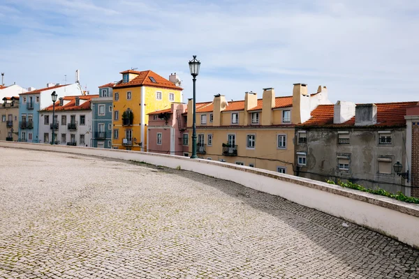 Antigua calle europea y casas de colores — Foto de Stock