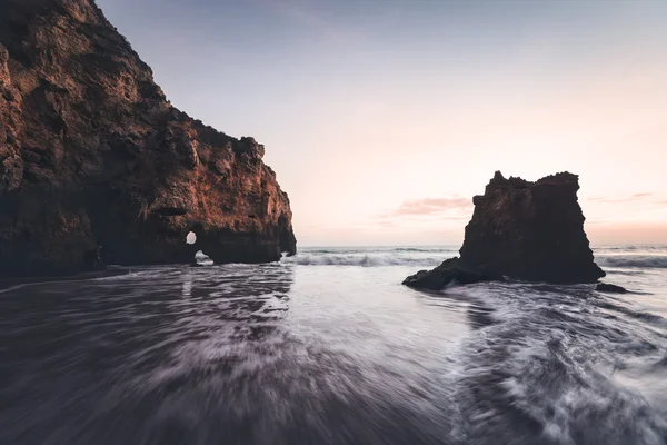 Costa rocciosa dell'Oceano Atlantico — Foto Stock