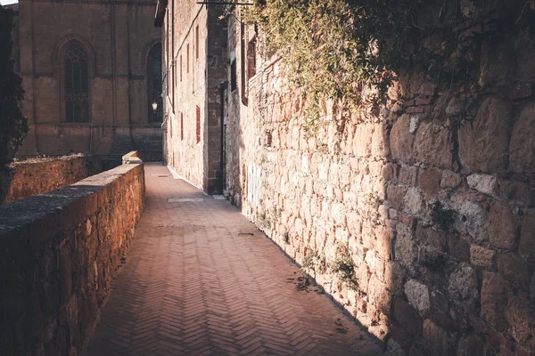 Strade di vecchie città europee — Foto Stock