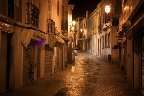 Gatan i gamla Europeiska stan på natten — Stockfoto