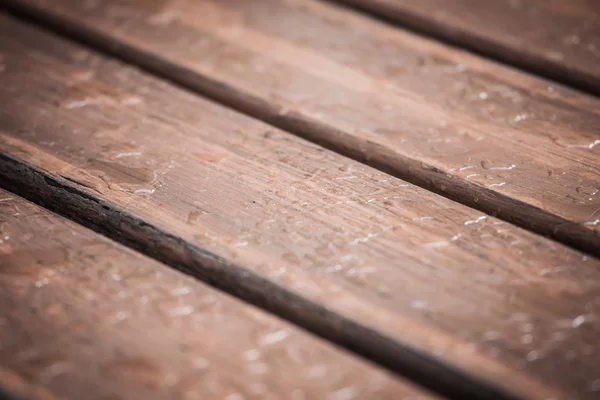 Holzhintergrund und Wassertropfen — Stockfoto