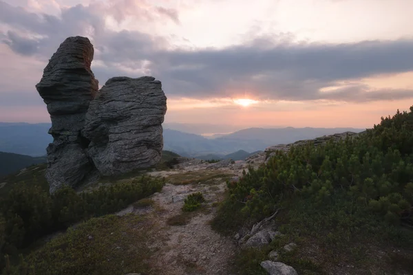 Nascer do sol montanha alpina — Fotografia de Stock