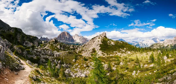 Verão panorama de montanha — Fotografia de Stock