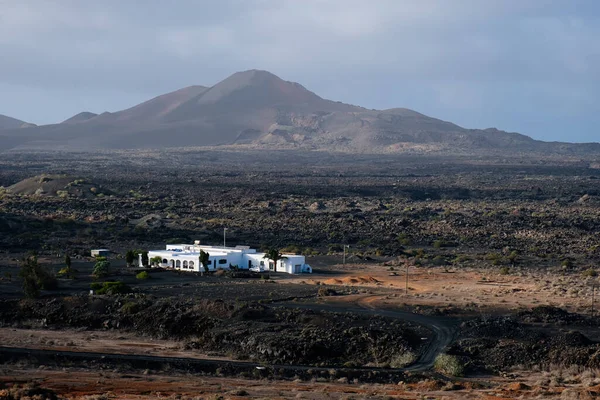 Deppresive Dark Landscape Parque Nacional Timanfaya Isla Lanzarotte España Europa Imagen De Stock