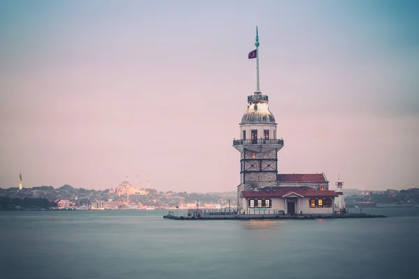Vintage style photo of Maiden's Tower — Stock Photo, Image
