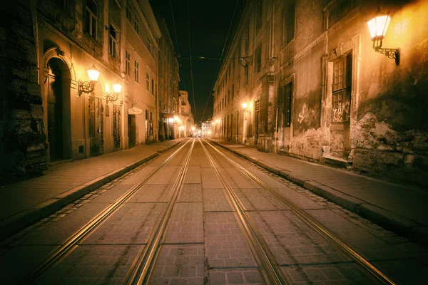 Oude Europese stad bij nacht — Stockfoto