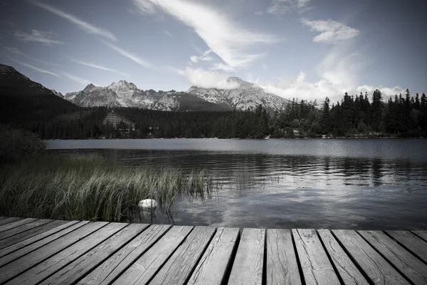 Lago di montagna alpino — Foto Stock