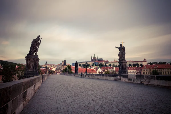 Charles Bridge at sabah — Stok fotoğraf