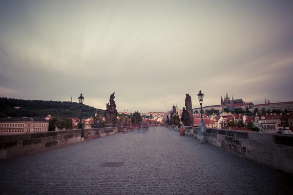 Karlův most na ranní — Stock fotografie