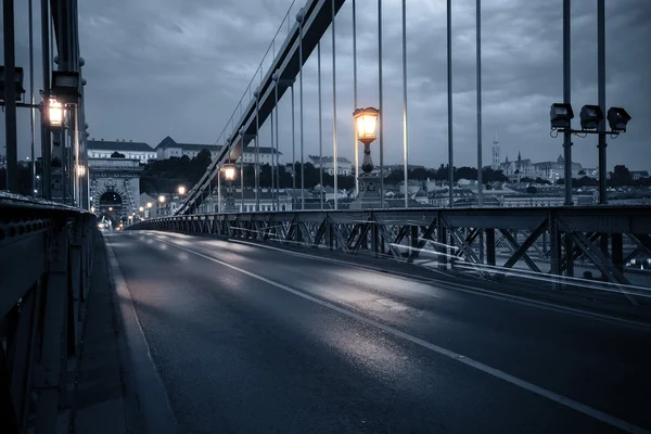 Oude brug bij nacht — Stockfoto