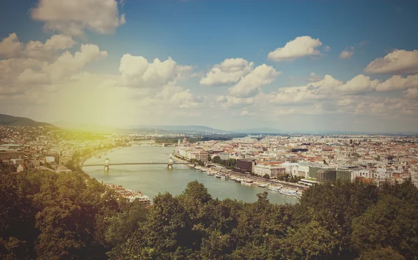 Στυλ vintage φωτογραφία Βουδαπέστη στον ορίζοντα — Φωτογραφία Αρχείου