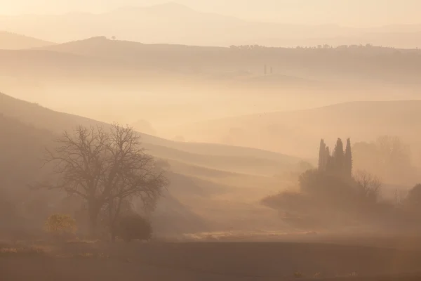 Zonsopgang op platteland landschap — Stockfoto