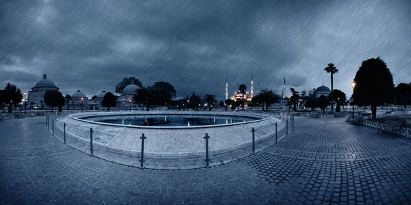 Panorama of Sultanahmet Blue Mosque at rainy night — Stock Photo, Image