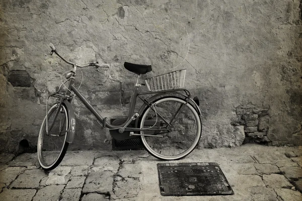 거리에 자전거의 빈티지 스타일 사진 — 스톡 사진