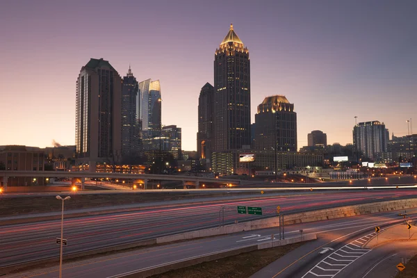 Atlanta skyline i skymningen — Stockfoto