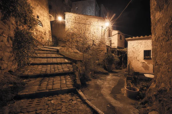 Medeltida stad gatan på natten — Stockfoto
