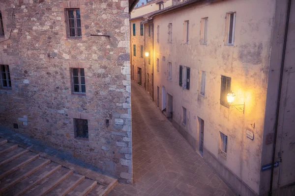 Vieja ciudad europea por la noche — Foto de Stock