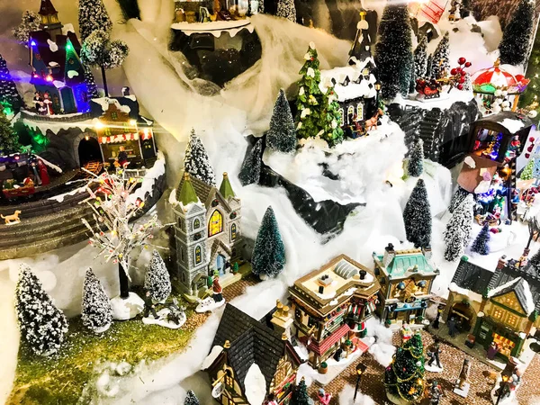 Paisagem Ano Novo Miniatura Para Vitrine Pessoas Brinquedo Casas Neve — Fotografia de Stock