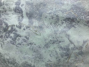 Parlak renk dokusu, arka plan. Tuvaldeki lekeler. Mavinin parlak tonları, duvarın pürüzsüz yüzeyi gibi doku. çeşitli renklerde alçı. mavi arkaplan.